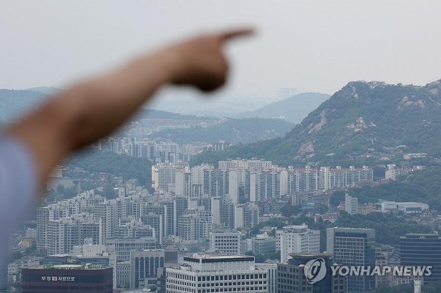 서울 아파트값 최대폭 상승
(서울=연합뉴스) 임화영 기자 = 서울 아파트 가격이 계속 오르면서 6월 셋째주 매매가격이 주간 기준으로는 6년 9개월 만에 최대 상승폭을 기록했다.
    새 정부의 부동산 정책 기조에 