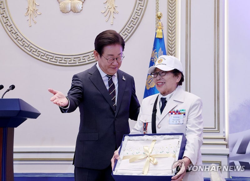 李<b>대통령</b>, 연일 <b>보훈 강조</b>…안보 의제 던지며 보수층 공략