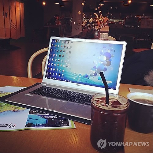 카페 노트북 커피
촬영 최윤희