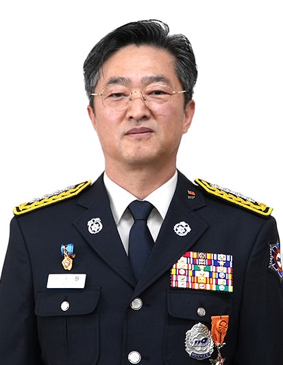 [동정] 나홍원 광주 광산<b>소방서장 취임</b>