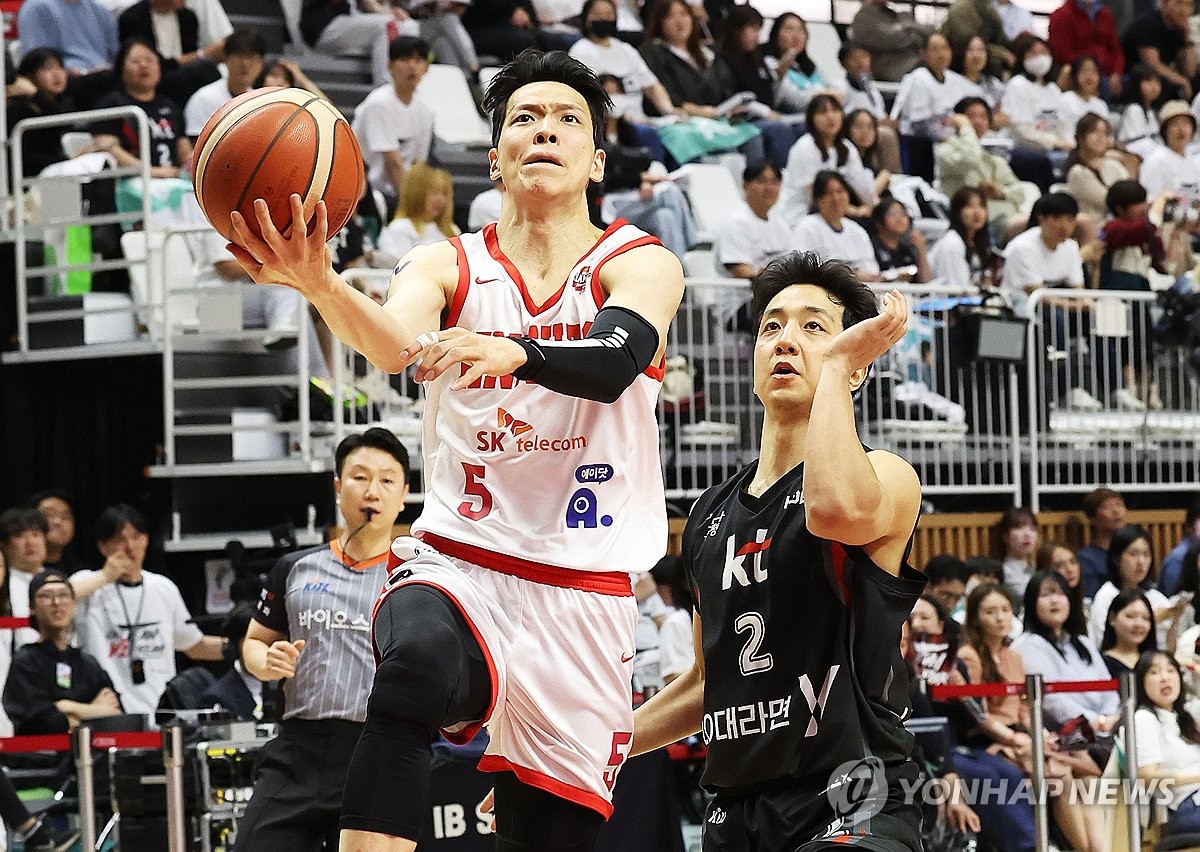 <b>허훈</b>·<b>김선형</b>, 8억원으로 새 시즌 <b>프로농구</b> 연봉 공동 1위