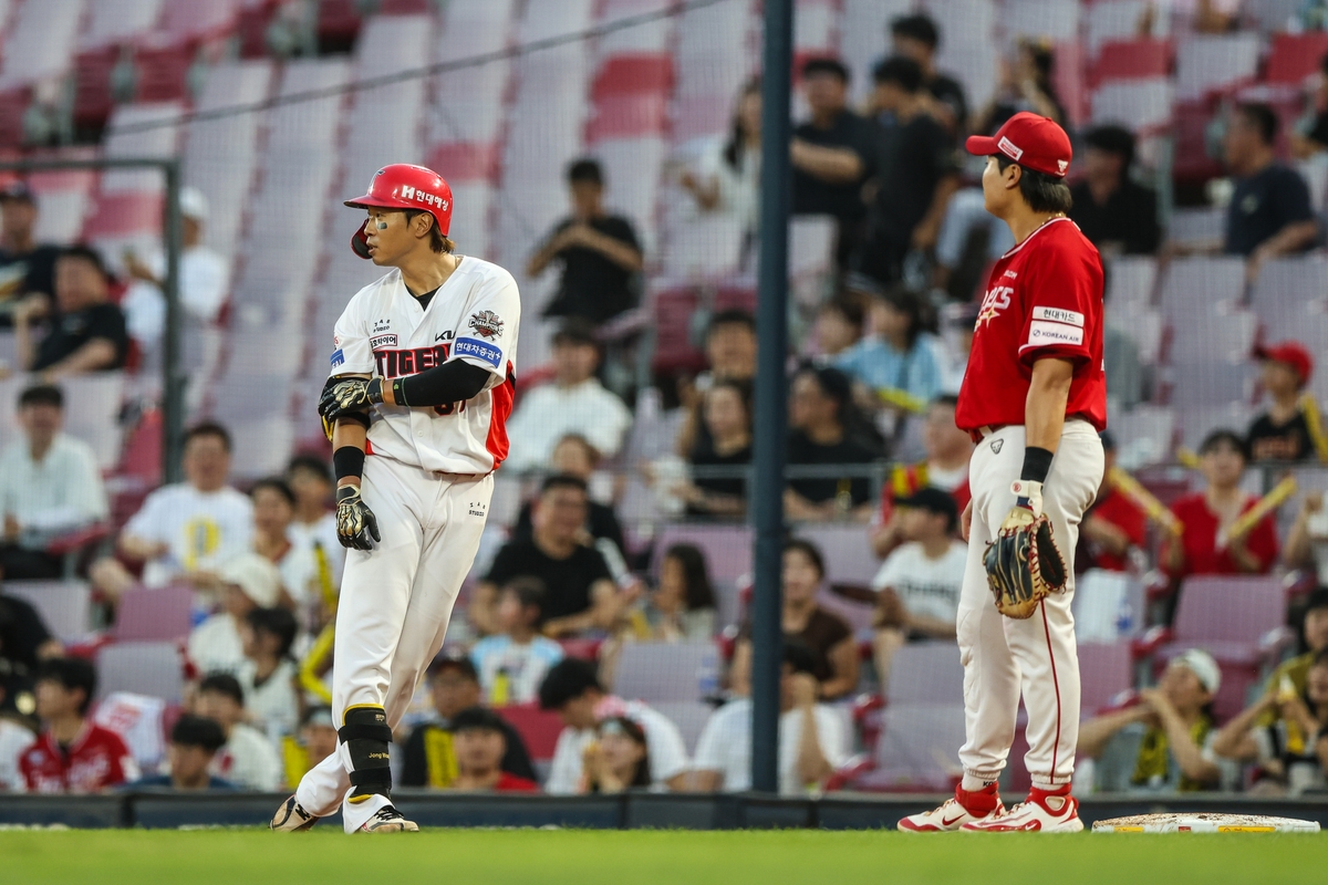 프로야구 <b>선두</b> <b>한화</b>, NC 상대로 0-4로 끌려가다 8-4 역전승(종합)