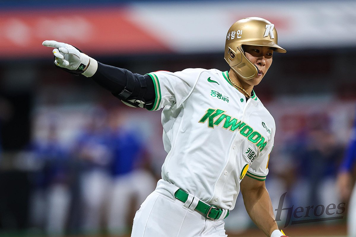 '<b>송성문 MLB 도전</b>설'에 홍원기 <b>키움</b> 감독 "동기 부여하는 일"