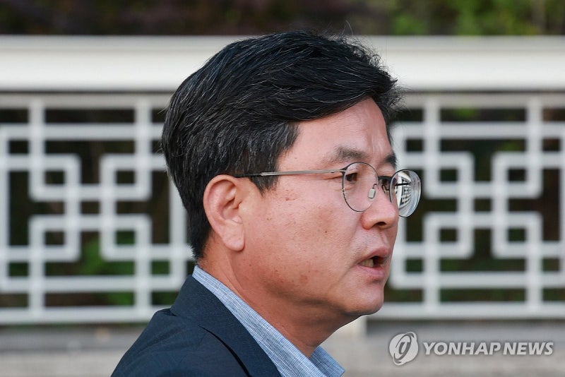 <b>계엄</b>후 뒤늦게 새 선포문…특검, <b>한덕수</b> 서명·폐기 <b>의혹</b> 수사