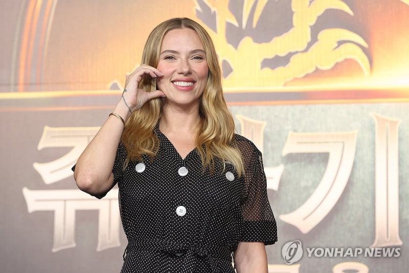 스칼릿 조핸슨 "'<b>쥬라기 월드</b> 4' 주연, 어릴 적 꿈이 현실 돼"