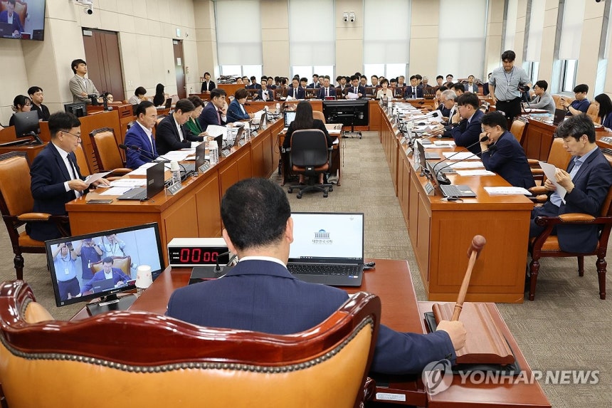 행안위 추경안 의결
(서울=연합뉴스) 김주성 기자 = 1일 국회 행정안전위원회 전체회의에서 2025년도 제2회 추가경정예산안이 통과되고 있다. 2025.7.1 utzza@yna.co.kr