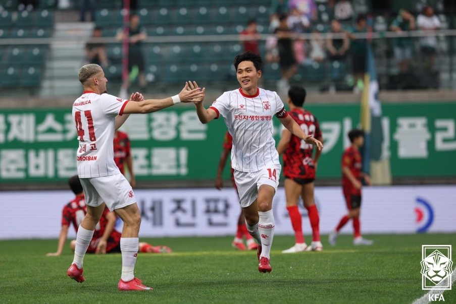 광주, 울산 1-0 잡고 2년 연속 <b>코리아컵 4강</b>…강원·부천도 합류(종합)