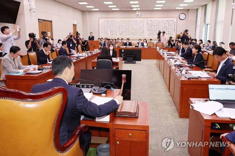 여야, <b>상법 개정안</b> '<b>3%룰</b>' 보완 합의…내일 본회의 처리(종합)