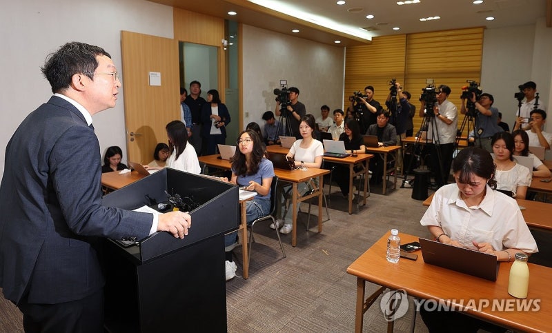 해병<b>특검</b>, 이종섭·김계환 등 핵심 <b>출국금지</b>…강제수사 검토