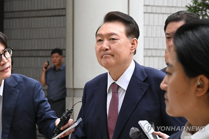 '묵묵부답'…尹, '내란 우두머리 혐의' 9차 공판 출석