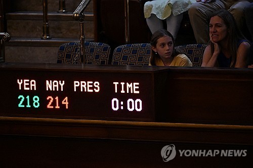 미 하원의 '트럼프 감세법안' 최종 표결 결과
[워싱턴 AFP=연합뉴스. 재판매 및 DB 금지]