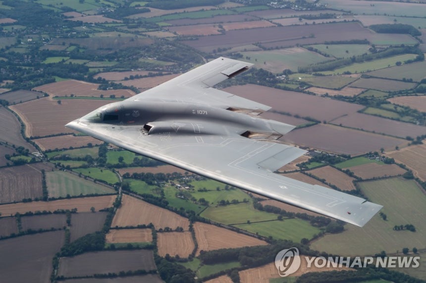 미국 공군의 전략폭격기 B-2
미국은 지난 6월22일 이란 핵시설을 공습하면서 B-2 전략폭격기 7대를 동원했다.
[연합뉴스 자료사진]
