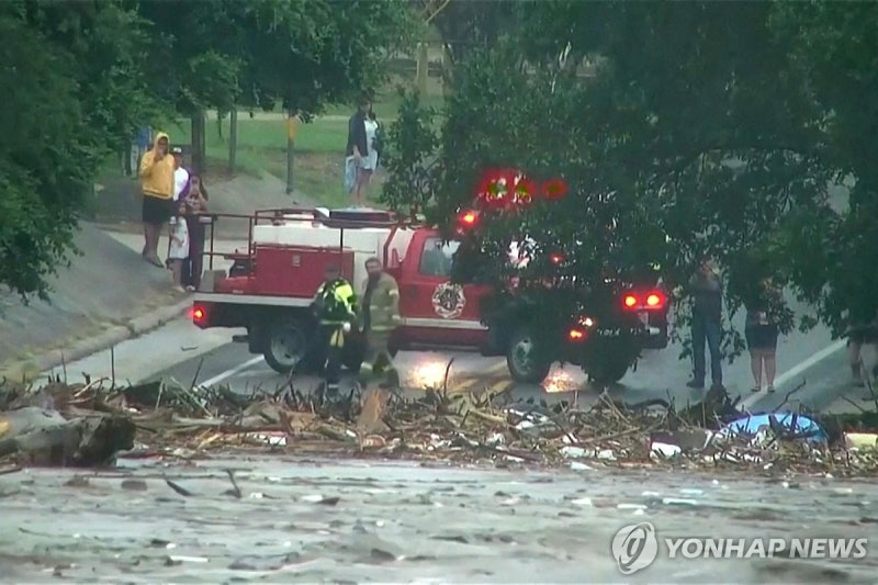 美<b>텍사스 폭우</b>로 24명 사망…캠프 참가 아동 20여명 연락두절(종합)