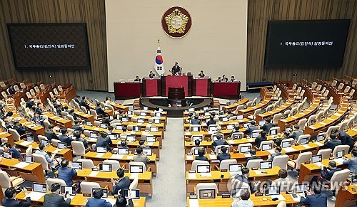 김민석 국무총리 후보자 임명동의안 통과
(서울=연합뉴스) 박동주 기자 = 3일 국회 본회의에서 김민석 국무총리 후보자 임명동의안이 국민의힘 의원들이 불참한 가운데 통과되고 있다. 2025.7.3 pdj6635@yna