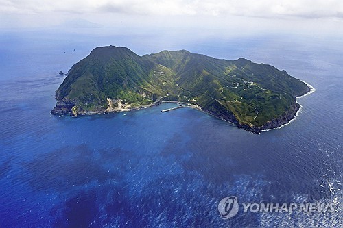지진 잇따르는 일본 도카라 열도
(도쿄 교도=연합뉴스 자료사진) 도카라 열도의 섬인 아쿠세키지마(惡石島). 