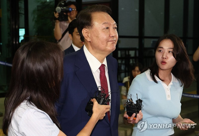 내란특검, 尹 2차 소환조사 마무리…<b>구속영장 청구</b> 직행할까