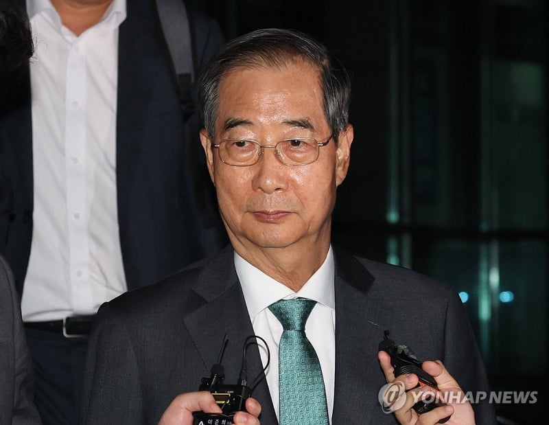 광주경찰, <b>한덕수</b> 전 총리 '1천원 백반' 식재료 후원 수사