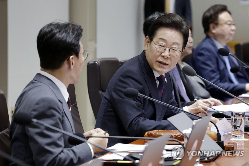 이재명 대통령(오른쪽)과 김민석 총리
[연합뉴스 자료사진]