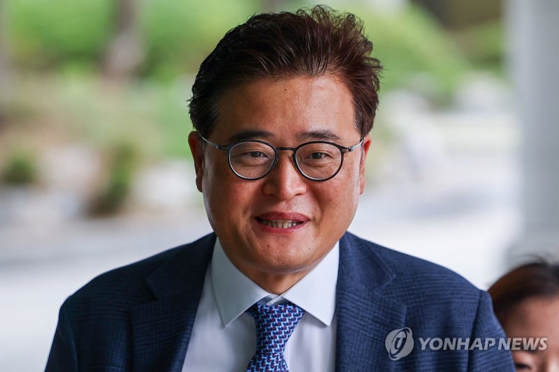 <b>박억수</b> <b>특검보</b> <b>출근</b>