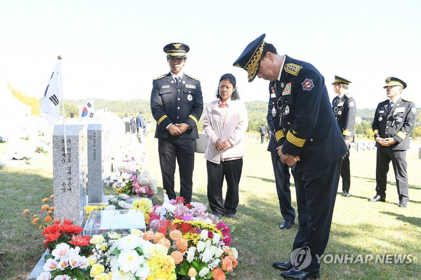 제21회 순직 소방공무원 추모식
[연합뉴스 자료사진]