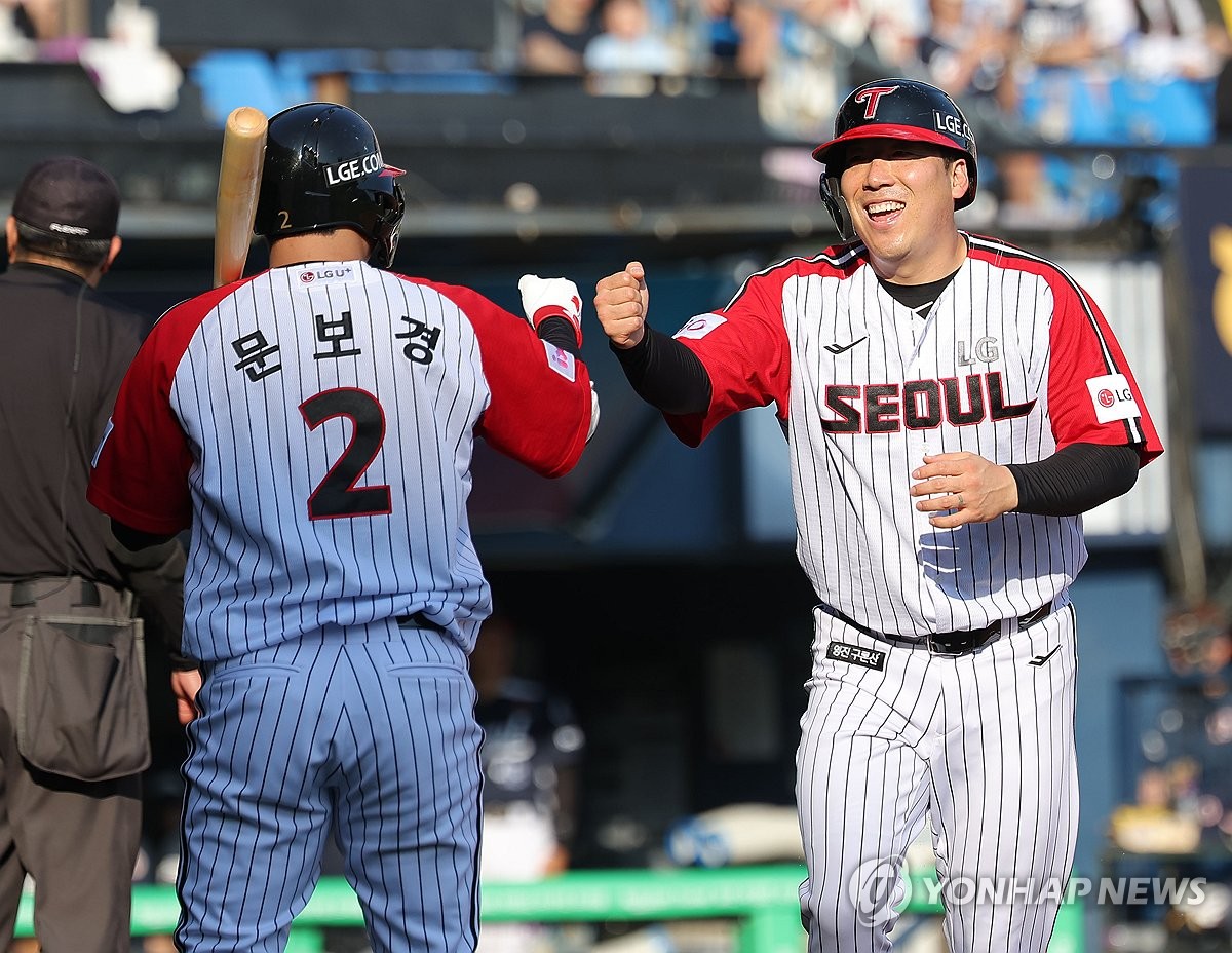 '시즌 10번째 <b>결승타</b>' LG <b>김현수</b> "지난 2년 부진, 조금씩 만회"