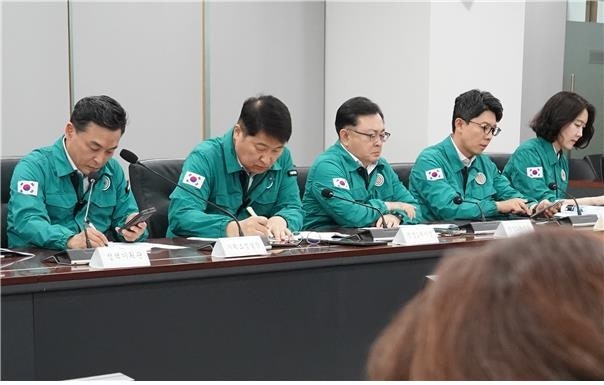 기록적 <b>폭염</b>에 오세훈 "시민 안전 최우선…특단 대책 가동"