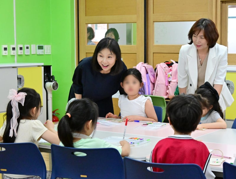 최호정 <b>서울</b>시의장, 극한 <b>폭염</b>에 학교 현장 긴급 점검