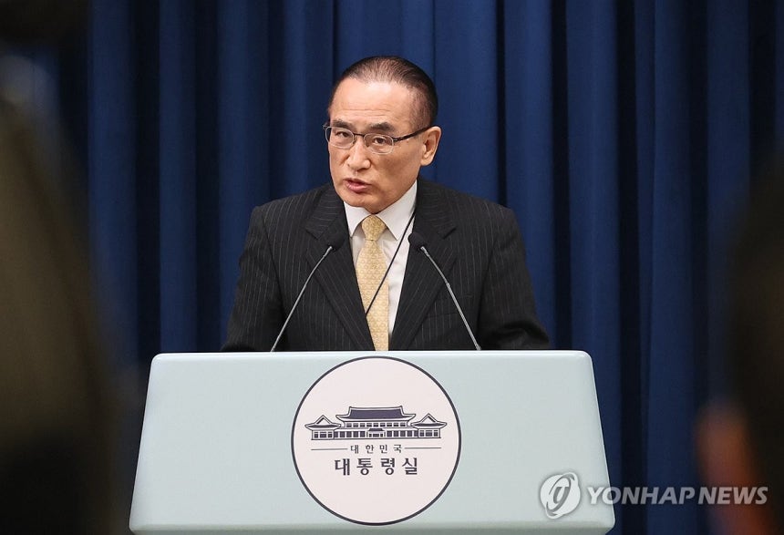 방미 결과 설명하는 위성락 안보실장
(서울=연합뉴스) 한상균 기자 = 미국에서 귀국한 위성락 국가안보실장이 9일 용산 대통령실에서 방미 결과에 관해 브리핑하고 있다. 2025.7.9 xyz@yna.co.kr