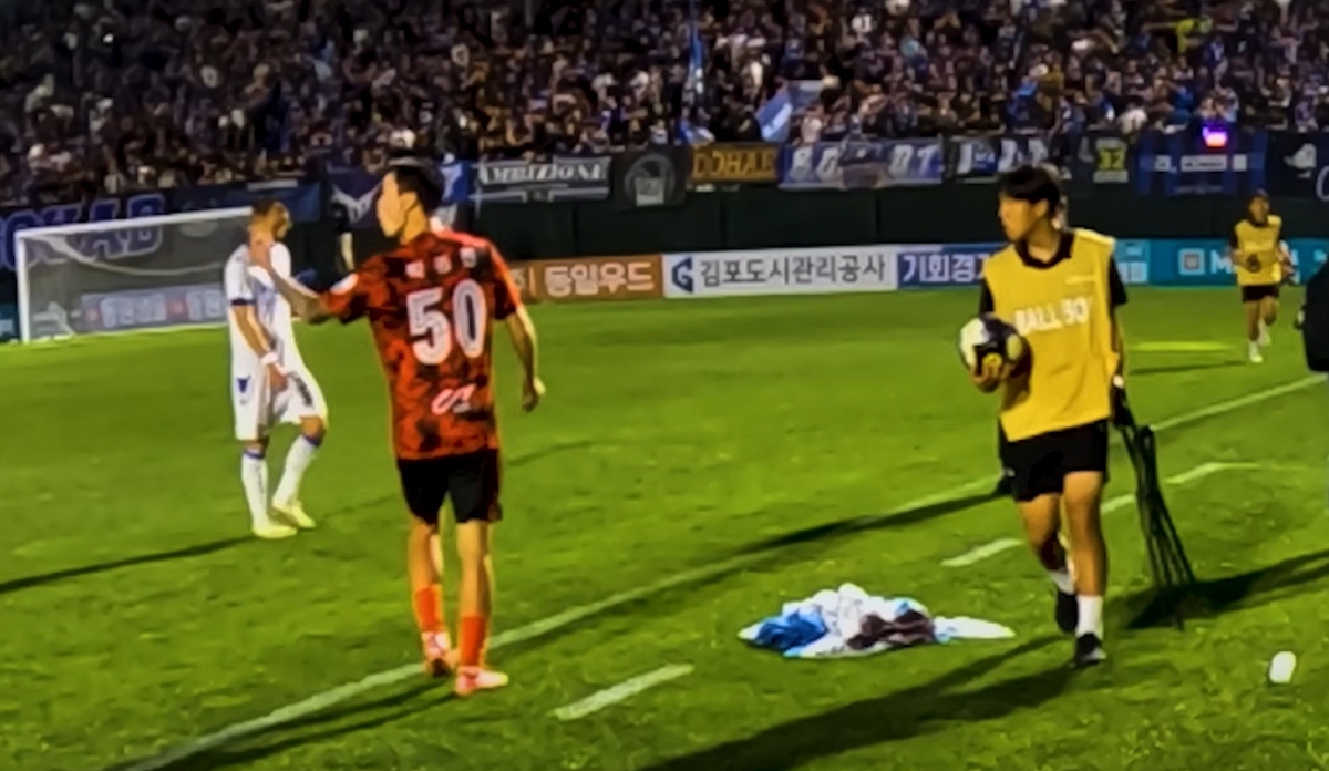 K리그2 김포 <b>박동진</b>, 상대팀 코치에 <b>손가락 욕설</b>…250만원 징계