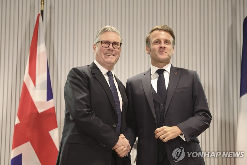 영·프, 유럽전역으로 <b>핵우산</b> 펼치나…양국 핵대응 조율 첫 합의(종합)