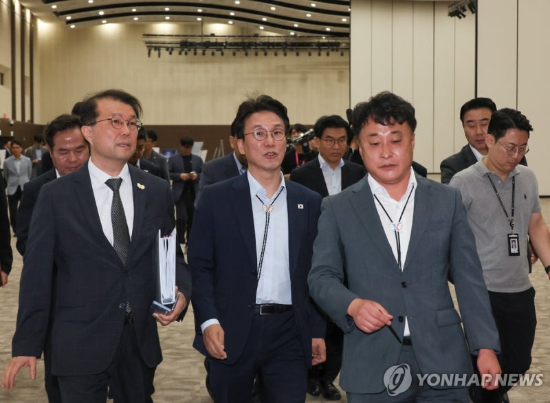 <b>김민석</b> 국무총리, <b>APEC 정상회의</b> 준비 상황 점검