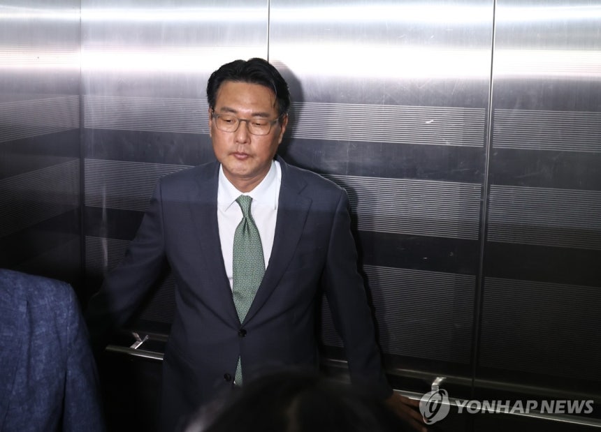 순직해병 특검 사무실 향하는 김태효
(서울=연합뉴스) 윤동진 기자 = 윤석열 정부 외교라인 핵심 인사인 김태효 전 국가안보실 1차장이 11일 피의자 신분으로 조사를 받기 위해 서울 서초구 순직해병 특검팀 사무실로 향