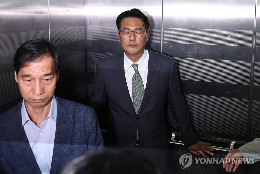 김태효 전 1차장, 순직해병 특검팀 출석 (서울=연합뉴스) 윤동진 기자 = 윤석열 정부 외교라인 핵심 인사인 김태효 전 국가안보실 1차장이 11일 피의자 신분으로 조사를 받기 위해 서울 서초구 순직해병 특검팀 사무실