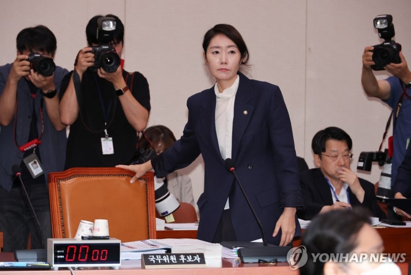 <b>강선우</b> <b>인사청문회</b> 초반부터 신경전…개의직후 '여야 설전' 정회