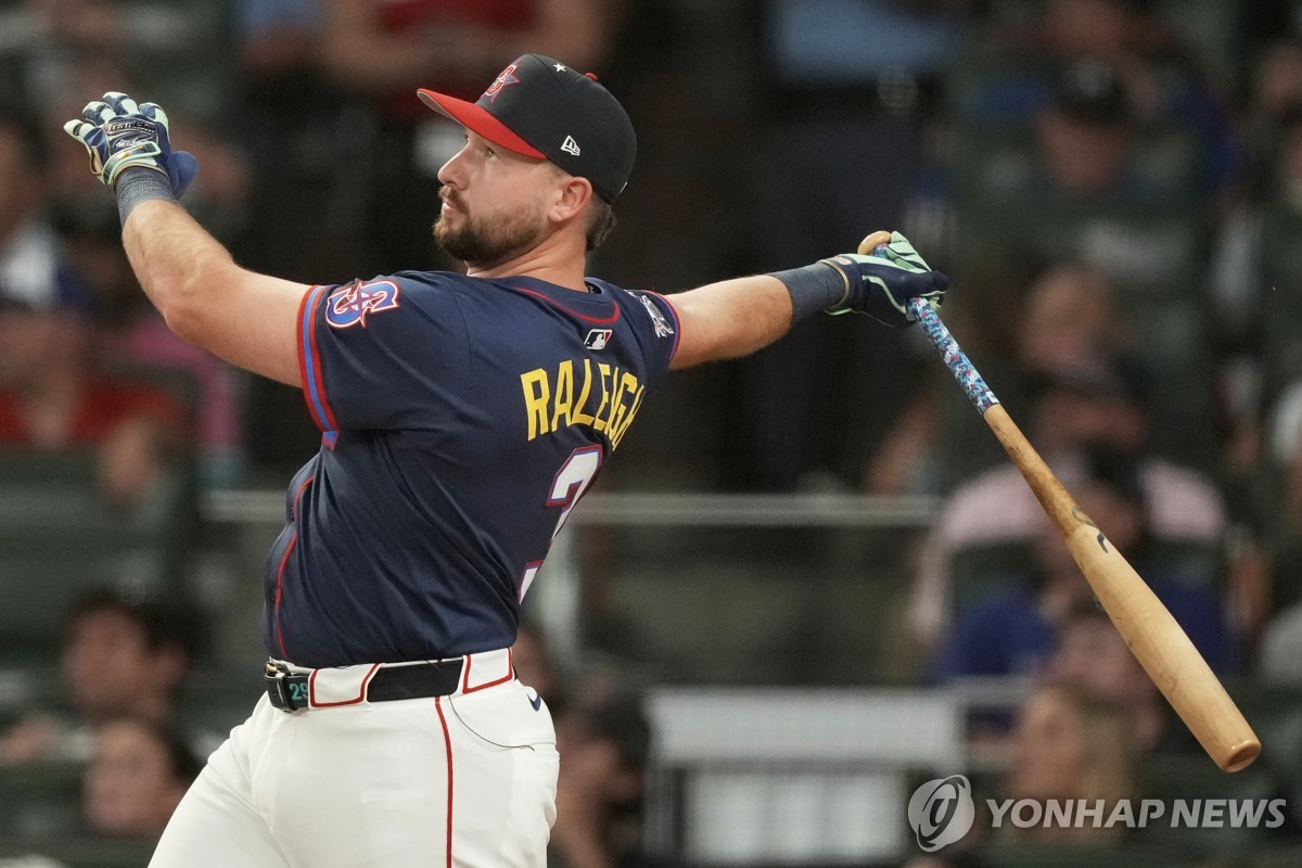 전반기 MLB <b>홈런</b> 1위 <b>롤리</b>, 올스타 <b>홈런더비</b>도 <b>우승</b>…포수 최초