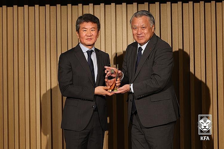 <b>정몽규</b> 축구협<b>회장</b>, 동아시아연맹 <b>회장</b>으로 공식 <b>추대</b>