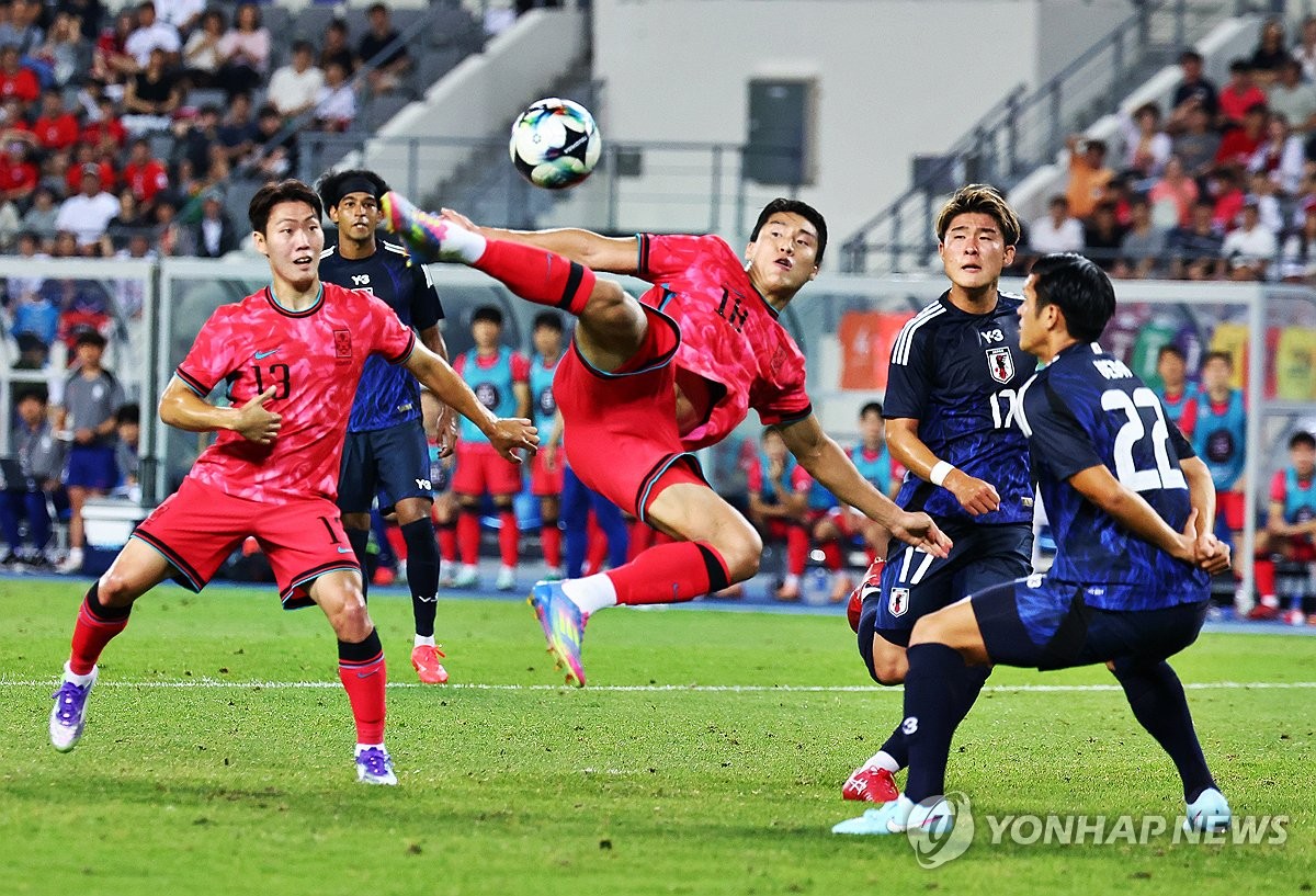 한국축구, 사상 첫 <b>한일전</b> 3연패…안방서 동아시안컵 내줘