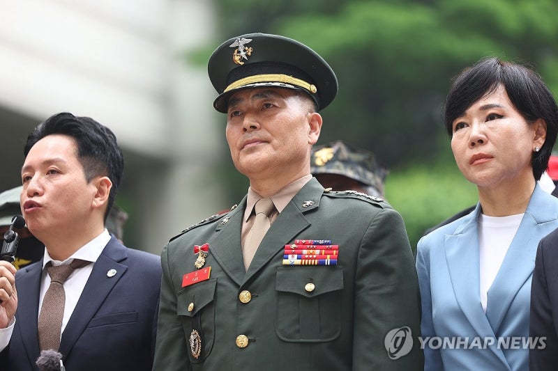 '채상병 <b>외압</b>' 폭로 <b>박정훈 대령</b>, 오후 특검 참고인조사…尹겨냥(종합)