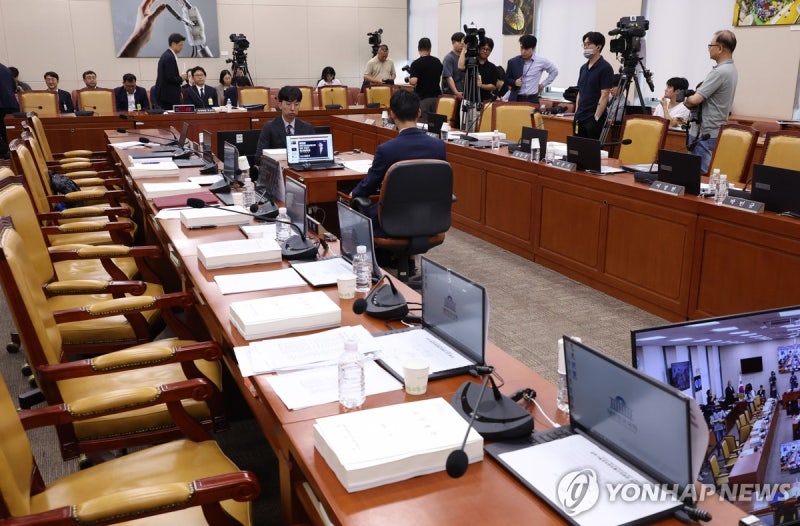 <b>인사청문회</b> 사흘째…'이진숙 교육<b>장관 후보자</b>' 與野공방 예고