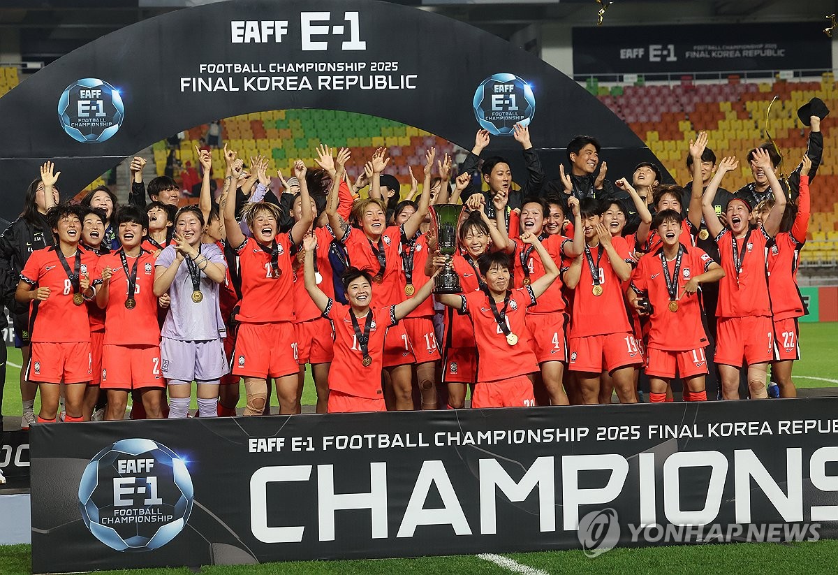 <b>동아시안컵</b> 20년만의 <b>우승</b>한 한국 여자축구