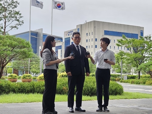 <b>백해룡</b>, 세관<b>마약</b><b>의혹</b> <b>수사</b>팀 면담…"'범죄자' 검찰 셀프<b>수사</b>"(종합)