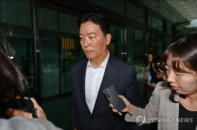 대통령경호처, <b>김성훈</b> 전 차장 '<b>파면</b>' 의결…직권남용 사유