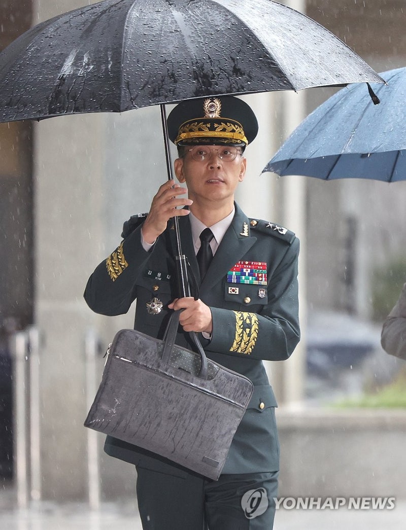<b>내란특검</b>, <b>김용대 드론작전사령관</b> 소환