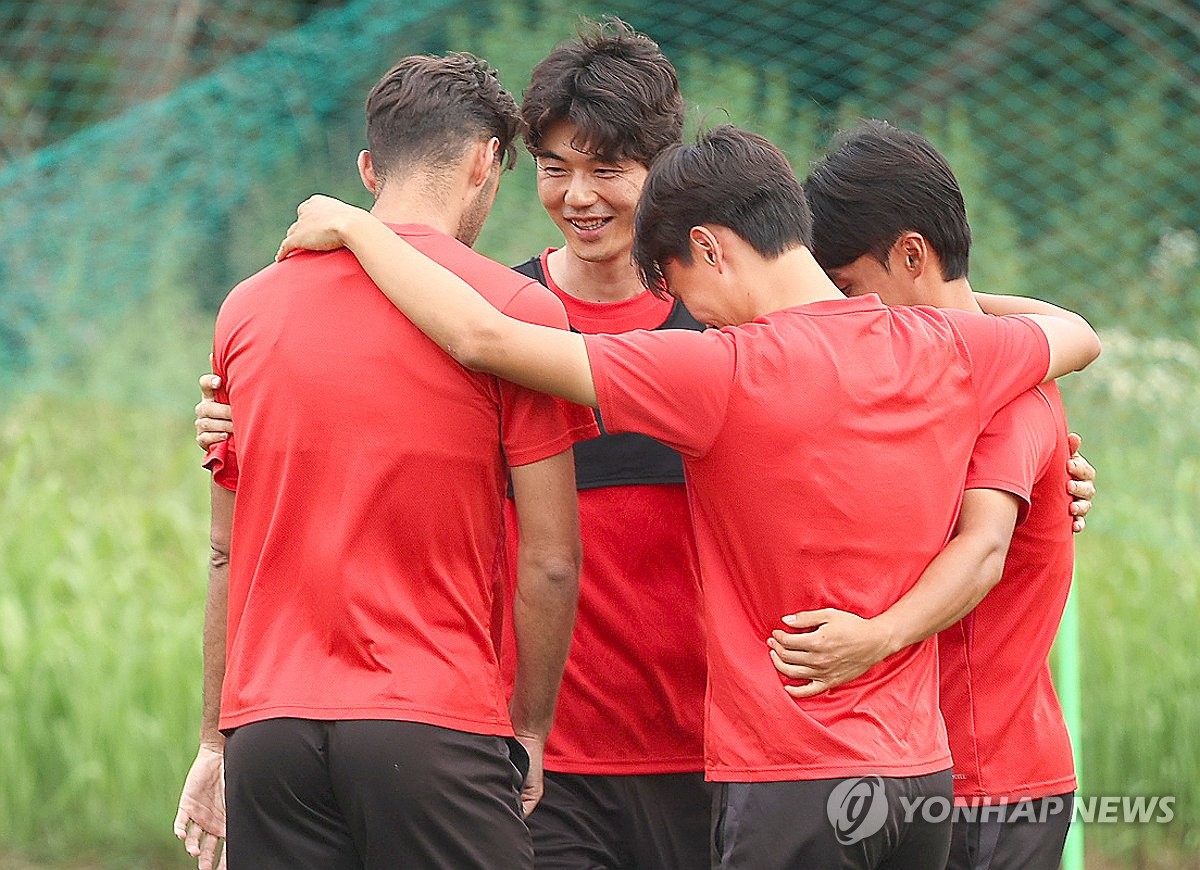 '<b>기성용</b>이 뜬다'…궂은 날씨에도 <b>포항</b>스틸야드 '들썩'