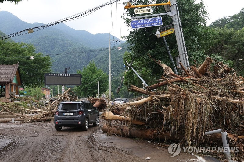 [르포] 수마 할퀸 <b>가평</b>…더딘 복구에 <b>실종자 수색</b>도 난항