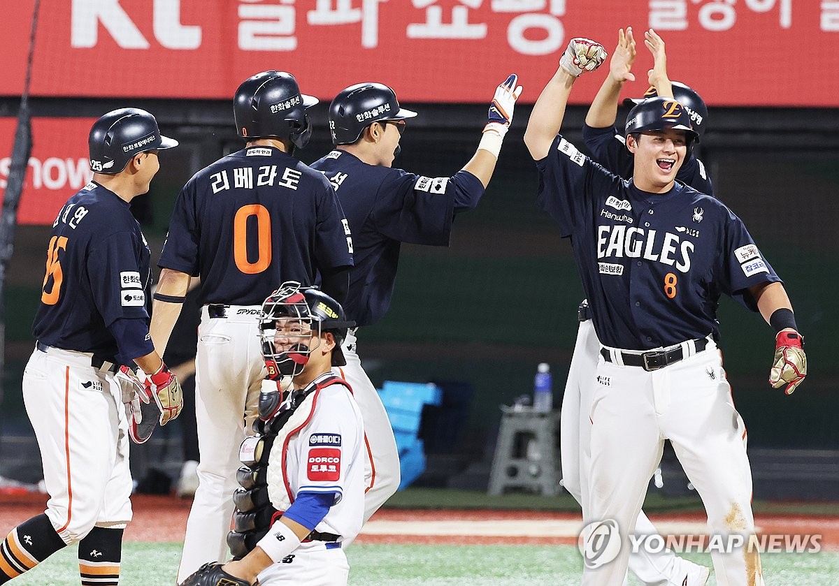 김응용 전 감독, <b>10연승</b> 5번…<b>김경문</b> 감독은 3번째 <b>10연승</b> 도전