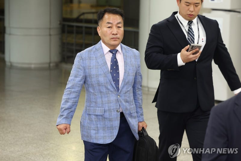 '尹 격노 위증' <b>김계환 구속영장 기각</b>…"도망·증거인멸 염려 없어"