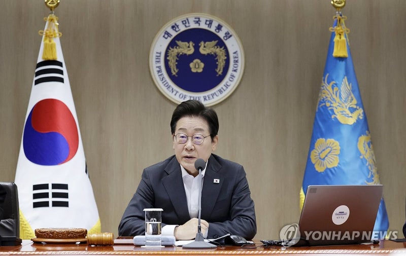 李대통령, <b>소비쿠폰</b> 발급에 "추가적 <b>소비</b>진작 프로그램 준비"(종합)