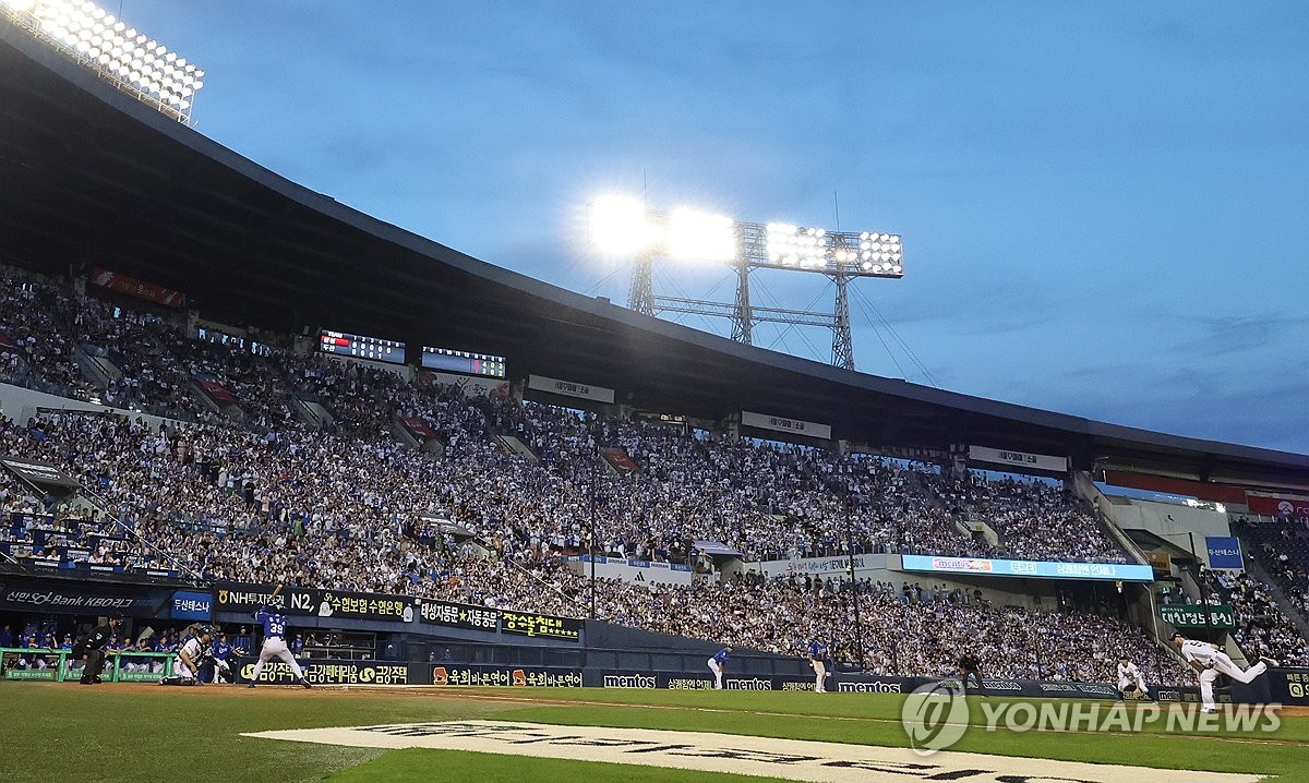 <b>프로야구</b>, 역대 최소경기 <b>800만</b> 관중 돌파…최다 매진 타이기록