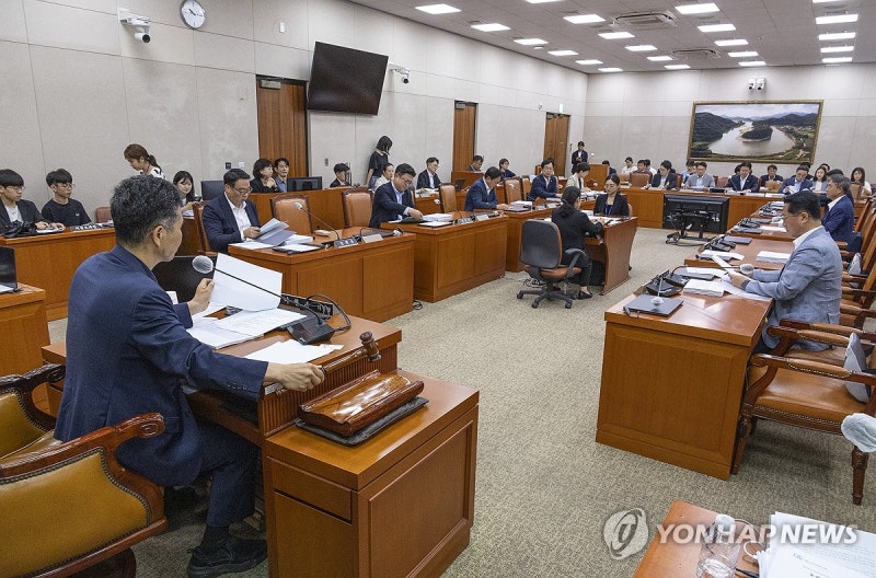 '尹 1호 거부권' <b>양곡관리법</b>, 국회 농해수위 소위 <b>통과</b>